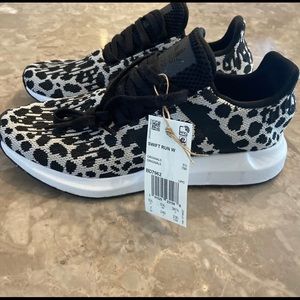 Woman's Sneakers & Athletic Shoes adidas Originals Swift Run Size 7 New With Tag